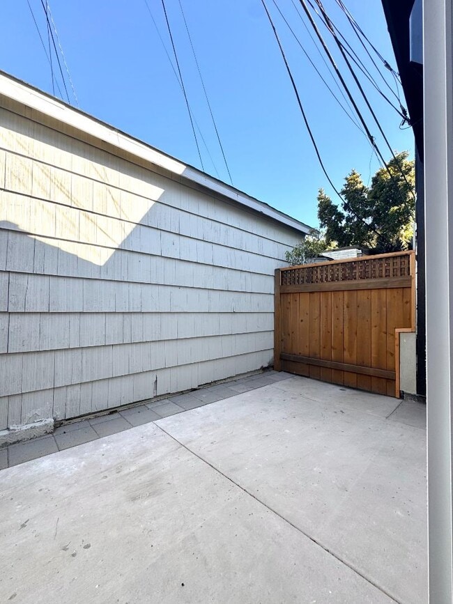 Building Photo - 3577 Louisiana St