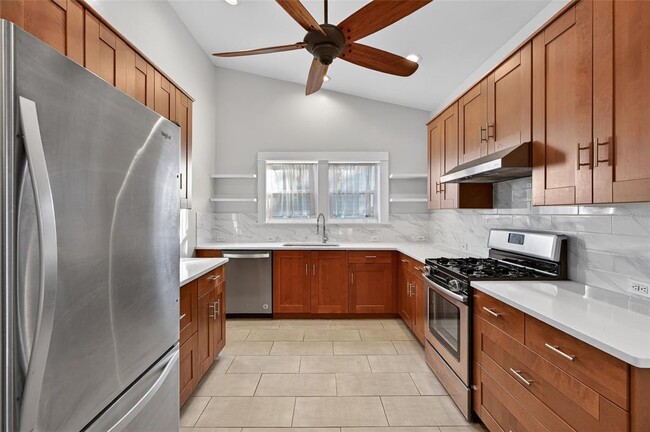 Building Photo - 2905 14th St N