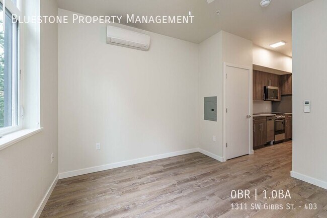 Building Photo - 1311 SW Gibbs St