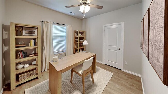 Building Photo - 8020 Labelle Dr