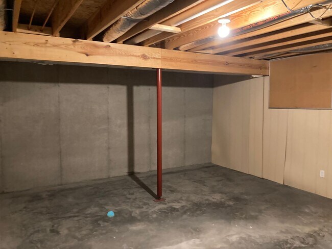 Building Photo - 145 Susan Ct