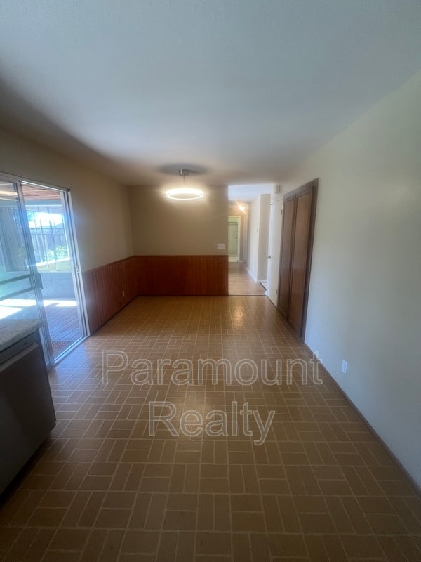 Building Photo - 7698 Redbud Ct