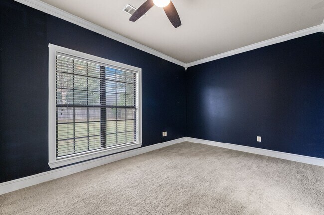 Building Photo - Solar Provided on Great Maumelle home