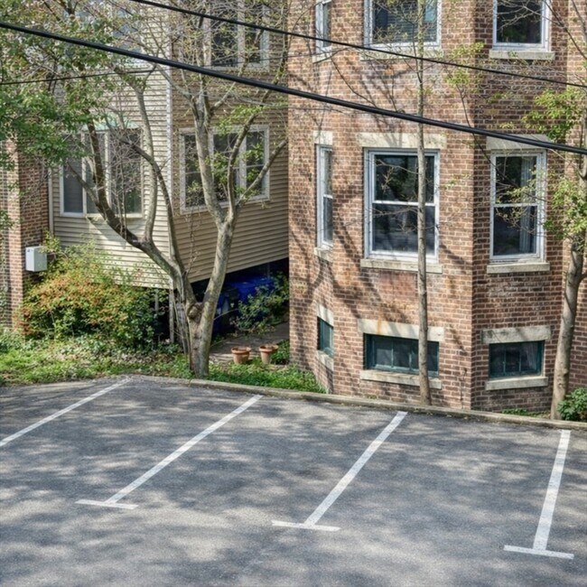 Building Photo - 8 Euston St