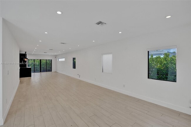 Building Photo - 120 NW 41st St