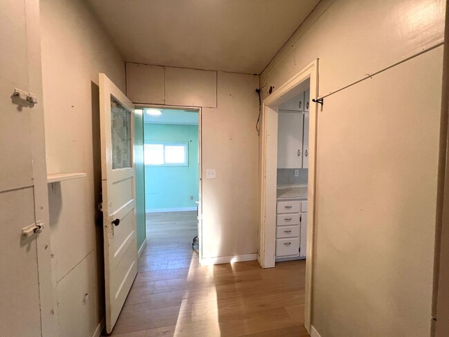 Building Photo - Cute 2 bedroom, 1 bath in Mount Vernon clo...