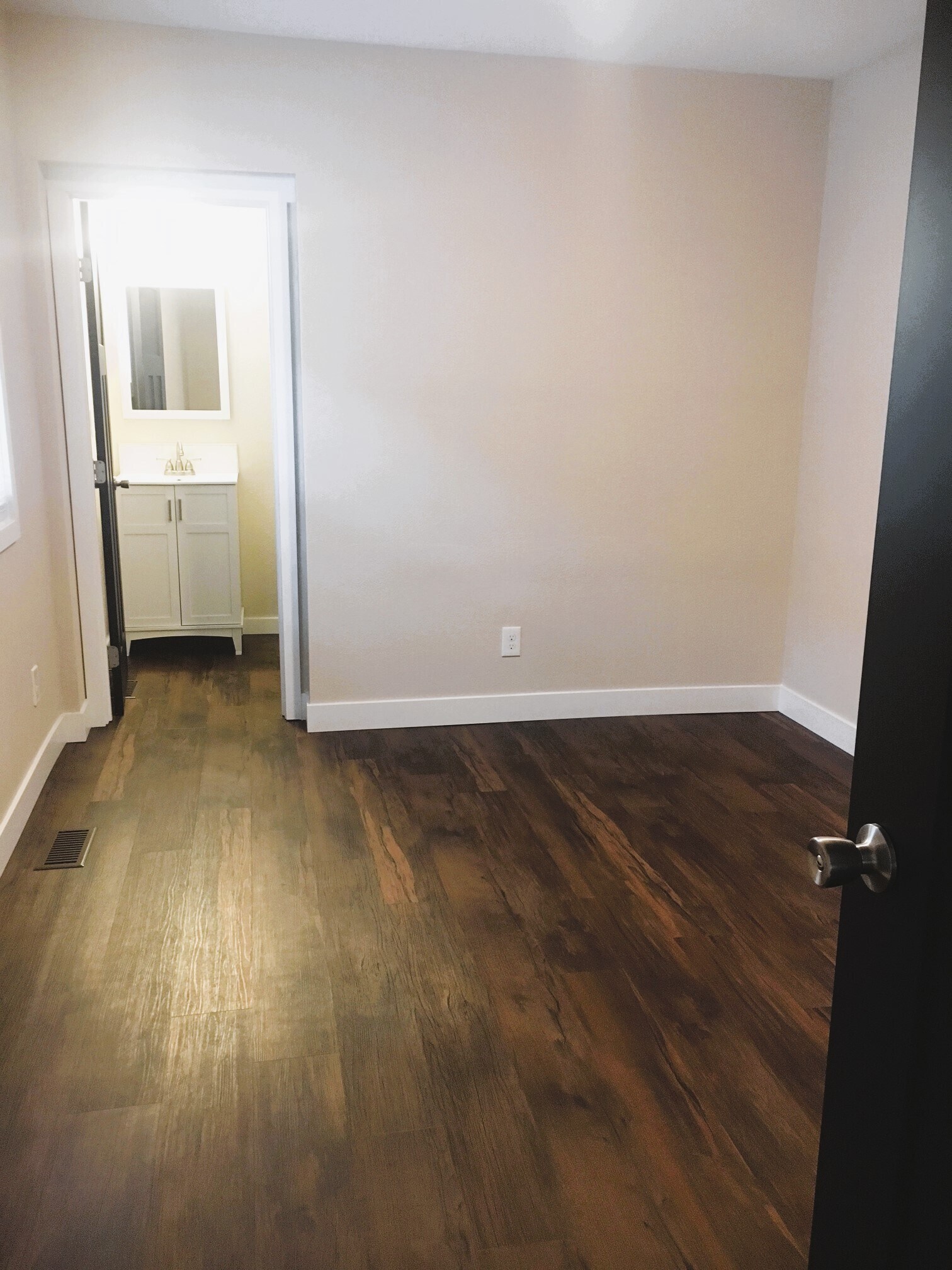 Primary Bed Main - 613 Broadway Ave