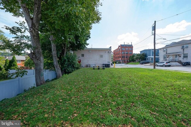 Building Photo - 505 Spring Mill Ave