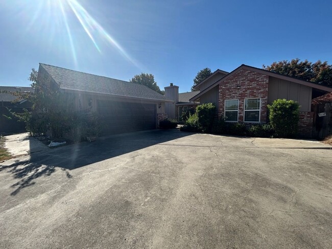 Primary Photo - Nice home in Modesto
