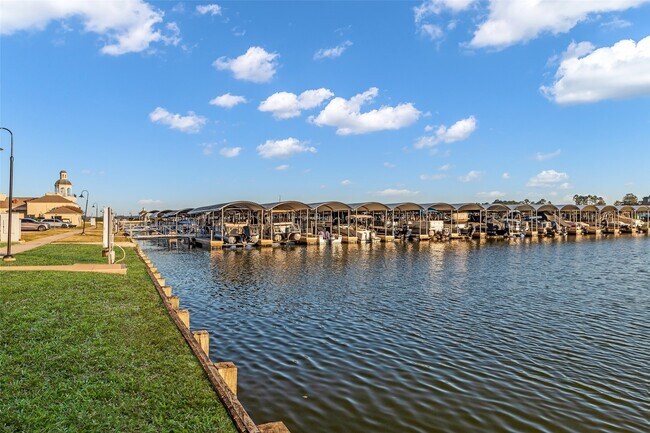 Building Photo - 35 W Pines Dr