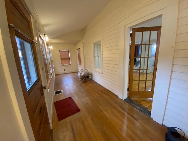 Building Photo - 85 Park St