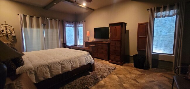 Building Photo - FURNISHED Single Family Home-RATE DISPLAYED IS FOR WINTER SEASON