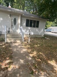 Building Photo - 621 E Timber St