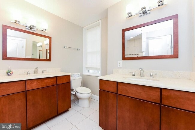 Building Photo - 2012 Carpenter St