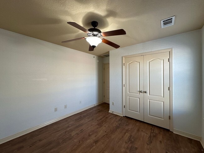 Building Photo - 612 Windbrook Ct