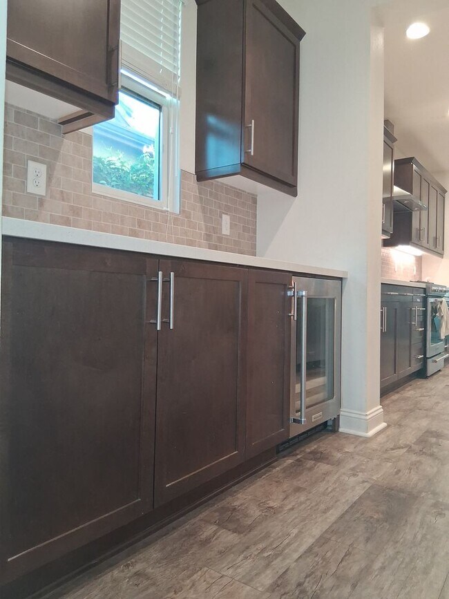 Building Photo - East end Ventura  5 Bed 5 Bath