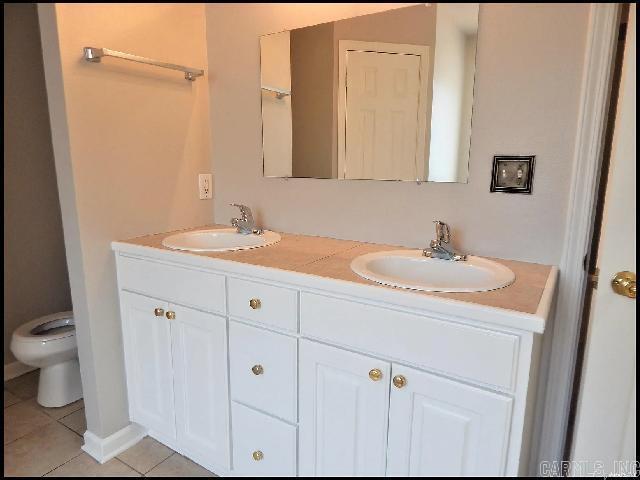 Building Photo - 451 Wisteria Dr