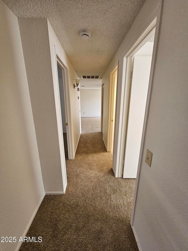 Building Photo - 6231 W Zoe Ella Way