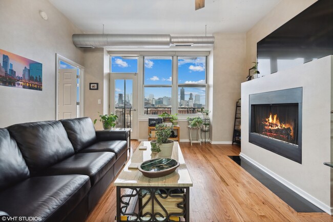 Building Photo - 6 S Laflin St