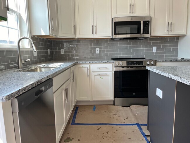 Building Photo - 2479 Artesian Way
