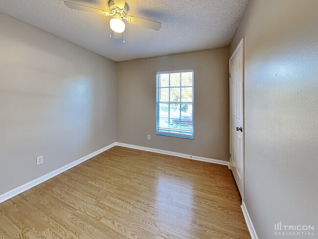Building Photo - 4513 Cabbage Palm Dr