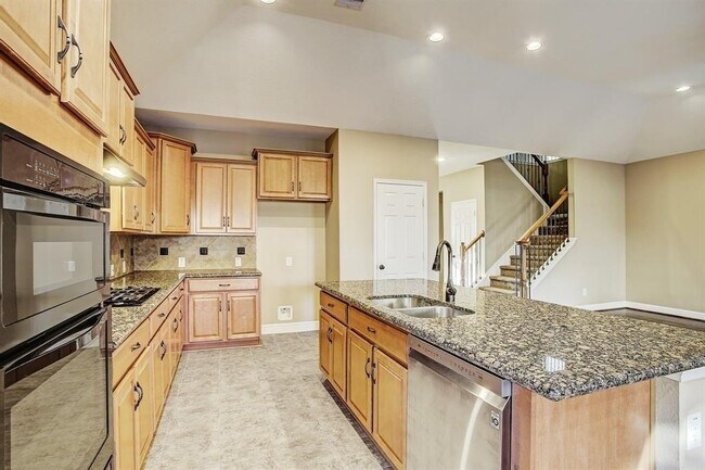 Building Photo - 11022 Avery Oaks Ln