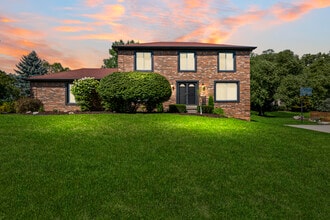 Building Photo - 38636 Rutgers Dr