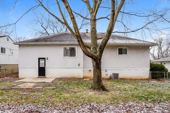 Building Photo - 6544 Portsmouth Dr