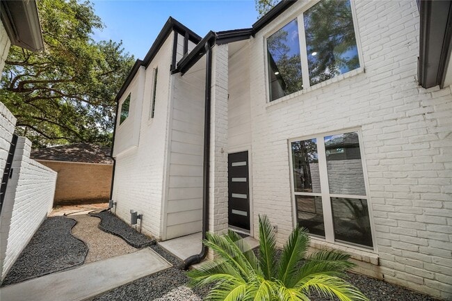 Building Photo - 15731 Steamboat Ln