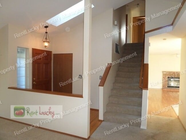 Building Photo - Beautiful 3-Bedroom Home in Sought-After F...