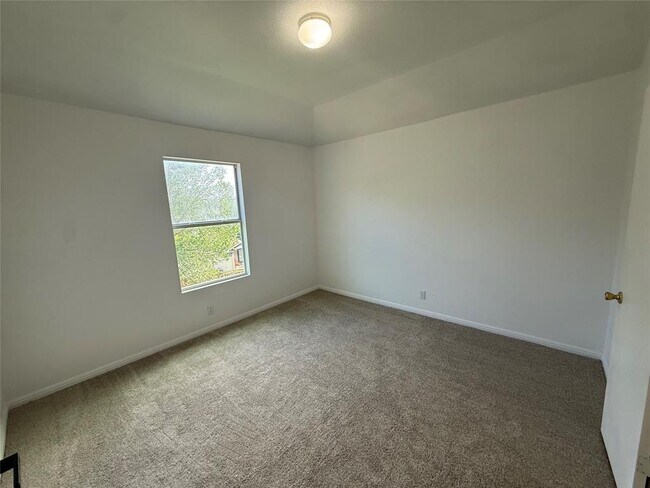 Building Photo - 9204 Magna Carta Loop