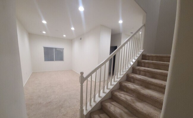 Building Photo - 655 Las Dunas St