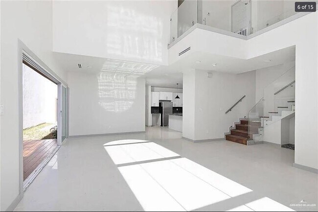 Building Photo - 36 Cottonwood Ave