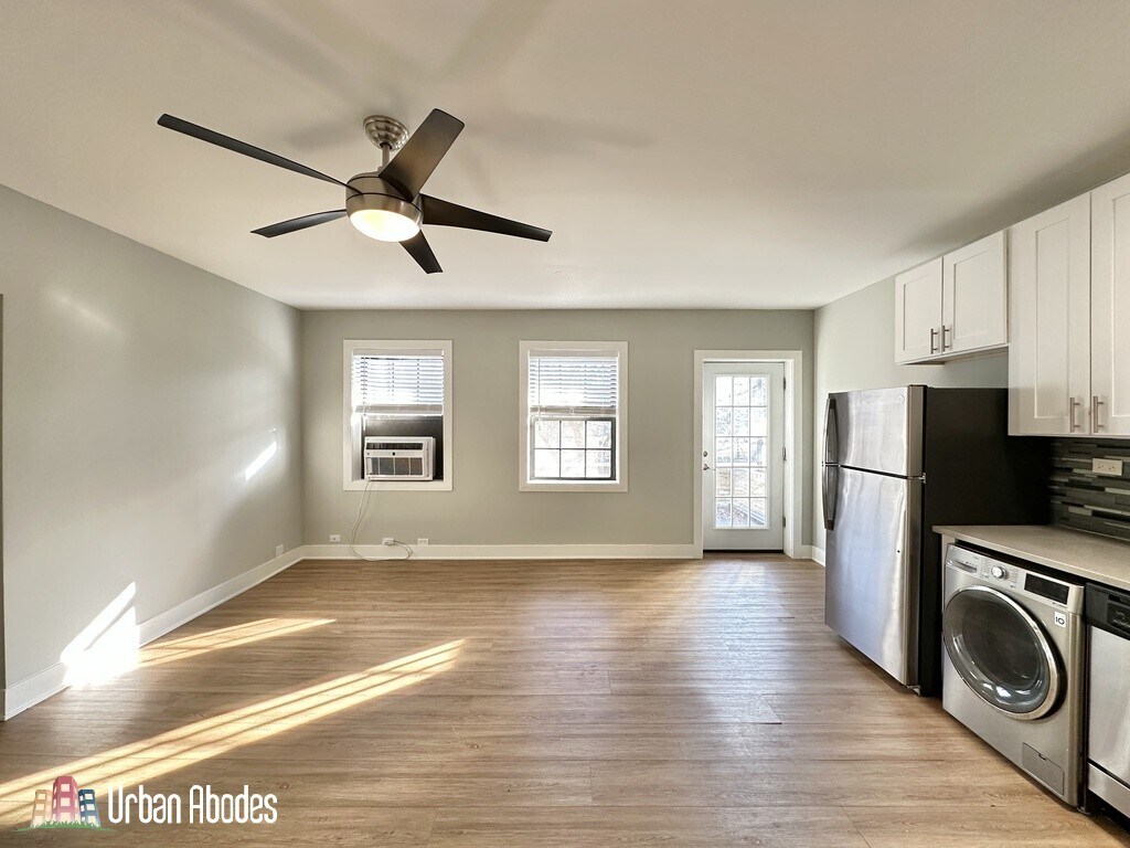 Building Photo - 730 Judson Ave