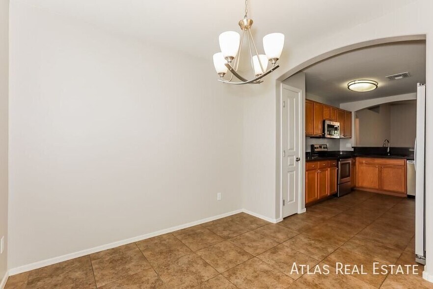 Building Photo - 2770 E Dust Devil Dr