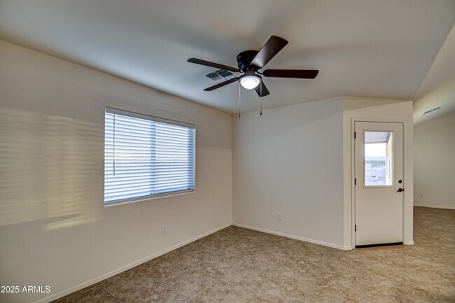 Building Photo - 22955 Pine St