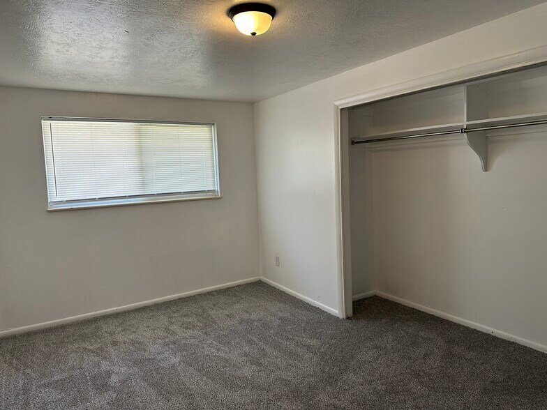 Building Photo - 805 W Lander St