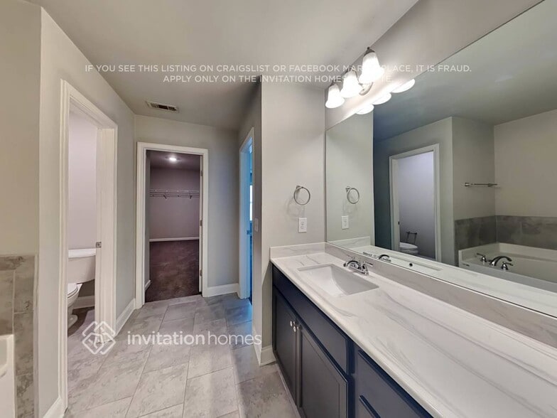 Building Photo - 701 Alder Grv Trce