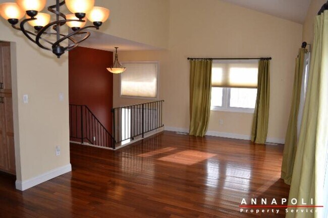 Building Photo - 227 dewey drive