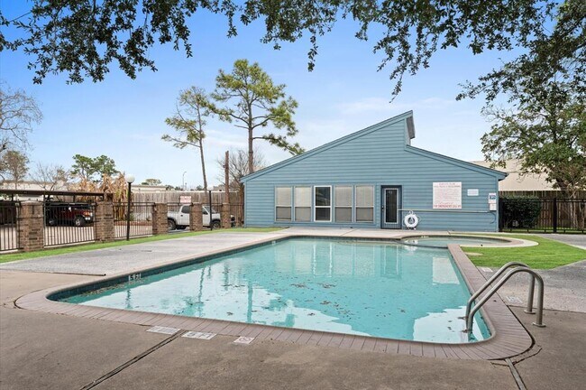 Building Photo - 10001 Westpark Dr