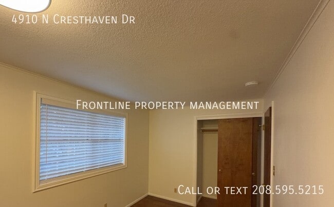 Building Photo - 4910 Cresthaven Dr