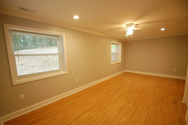 Building Photo - 1940 Nelson Mill Rd