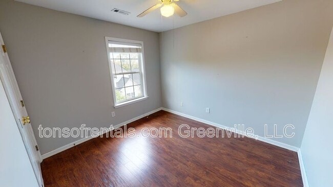 Building Photo - 524 Cliffview Ct