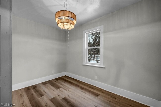 Building Photo - 1939 W 54th St