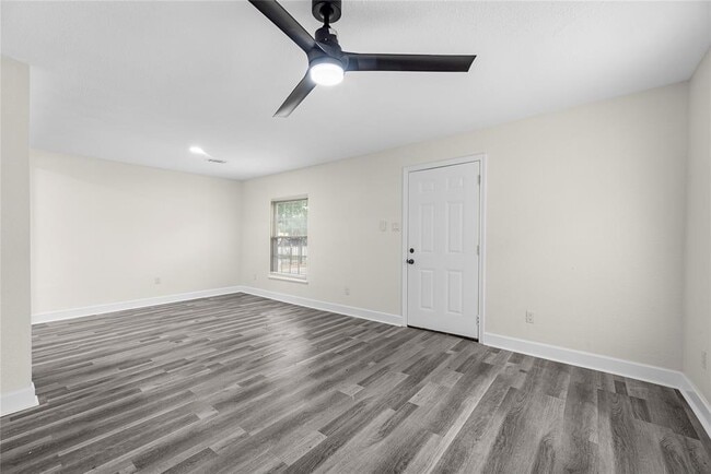 Building Photo - 7616 Grahamcrest Dr