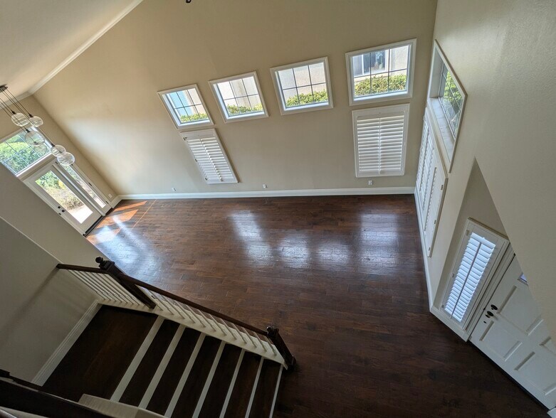Building Photo - 2300 Rutland Pl
