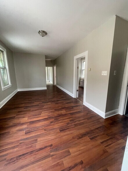 Building Photo - 18 Atlantic St