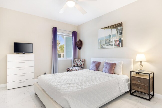 Building Photo - 4385 E Pso Caroleta