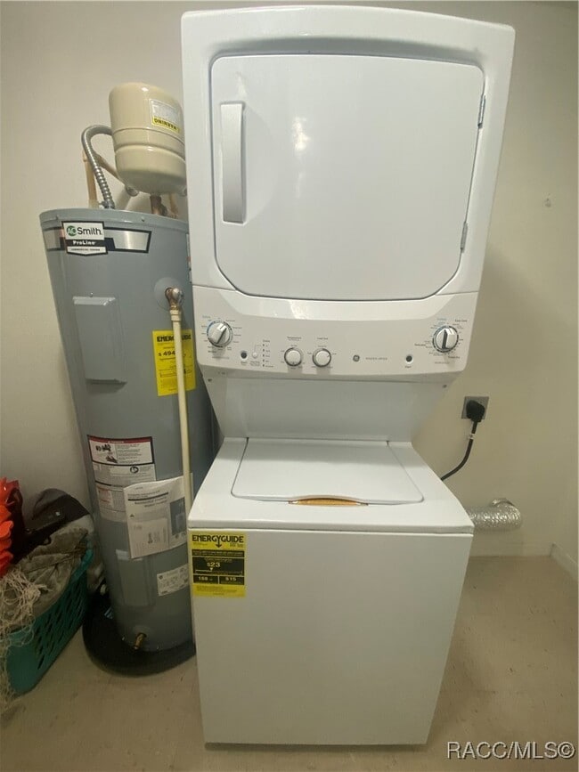 Building Photo - 2131 N Pinecone Ave