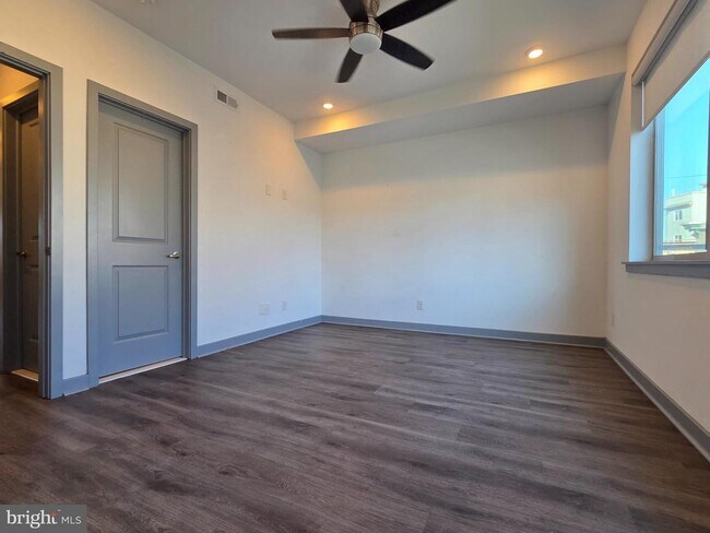 Building Photo - 413 W Berks St